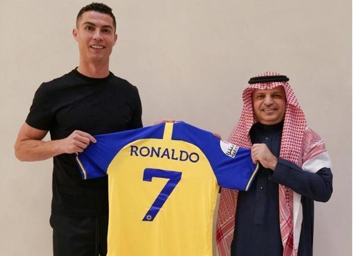 al nassrdan cristiano ronaldoya esi benzeri gorulmemis sozlesme sen yeter ki suudi arabistanda kal FkQZVuMs