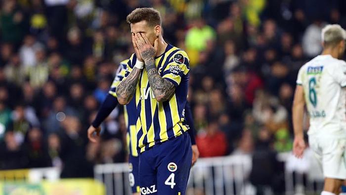 fenerbahcede yeni transfer gidiyor 8 futbolcu yol ayriminda 5 reSNdDjz