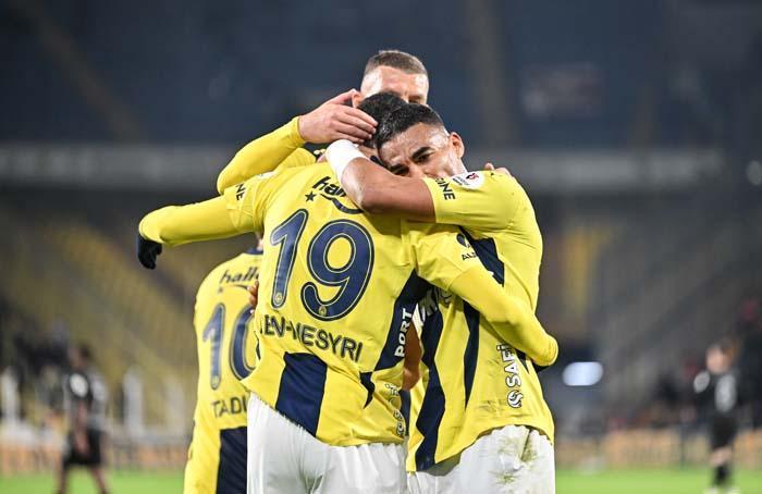 fenerbahcenin soyunma odasinda isler karisti soke eden iddia dzeko ve tadic 0 TbTb4sLn