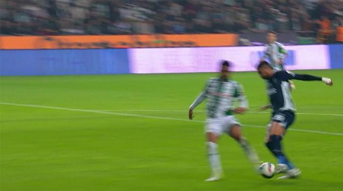 konyaspor fenerbahce macinin cok tartisilan pozisyonu trio degerlendirdi kirmizi kart ve penalti 10 ajMPkDvP