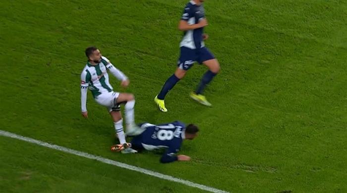 konyaspor fenerbahce macinin cok tartisilan pozisyonu trio degerlendirdi kirmizi kart ve penalti 17 wMcPbu7K