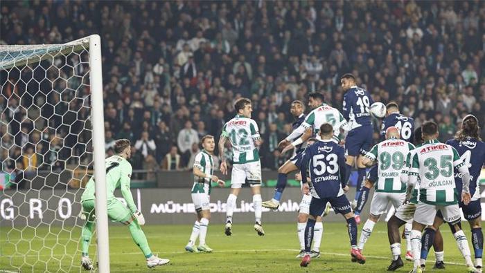 konyaspor maci sonrasi fenerbahceye sert uyari sorunlar bas bas bagiriyor hala sans yardim IYBgKamz