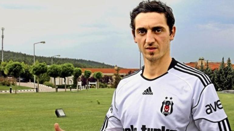 ozel eski besiktasli yildiz roberto hilbert suskunlugunu bozdu geri donmek istiyorum gelmis M5HmcwBL