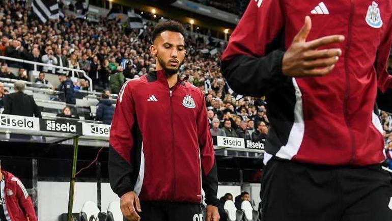 ozel fenerbahce lloyd kelly transferine ne kadar yakin newcastle united muhabiri son teklifi fKJanDcl