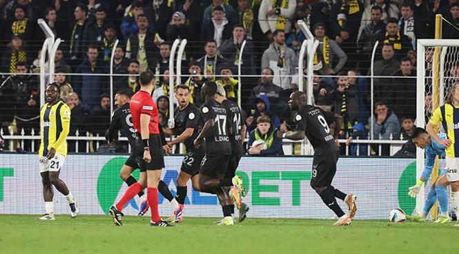 (ÖZET) KADIKÖY'DE KAZANAN FENERBAHÇE! Fenerbahçe - Hatayspor maçı sonucu: 2-1 5 ozet kadikoyde kazanan fenerbahce fenerbahce hatayspor maci sonucu 2 1 4 9Mi2DyXk