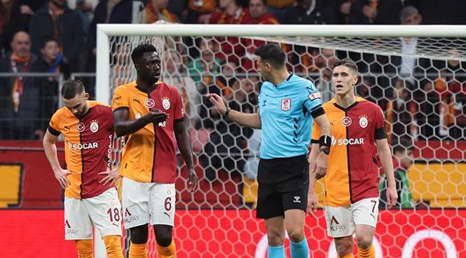 ozet rams parkta 4 gol var kazanan yok galatasaray basaksehir maci sonucu 2 2 cAAscpWy