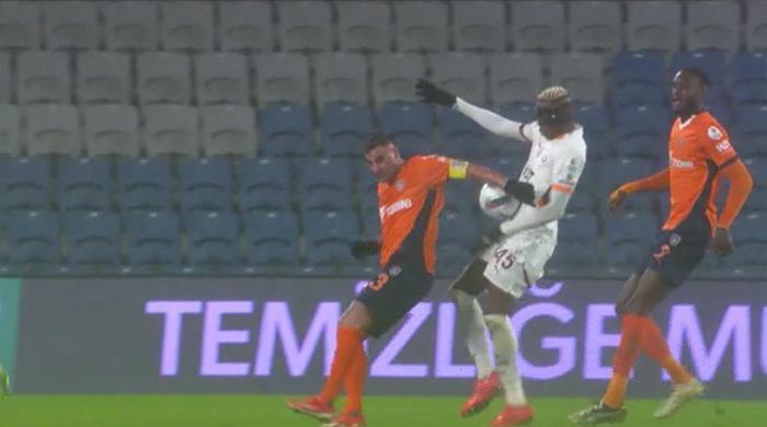 trioda basaksehir galatasaray macinin tartismali pozisyonlari degerlendirildi penalti beklenen anlar golde ihlal suphesi 3Wj19BSU