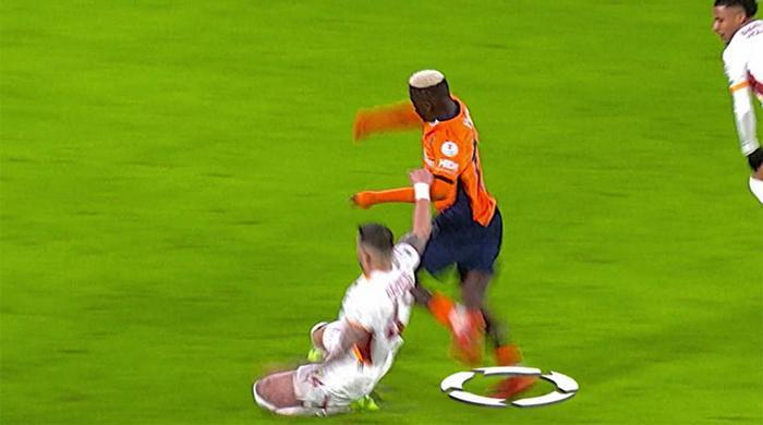 trioda basaksehir galatasaray macinin tartismali pozisyonlari degerlendirildi penalti beklenen anlar golde ihlal suphesi VDY7bnTj