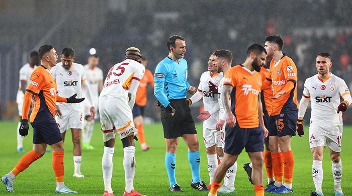 trioda basaksehir galatasaray macinin tartismali pozisyonlari degerlendirildi penalti beklenen anlar golde ihlal suphesi d5Gu4sCK