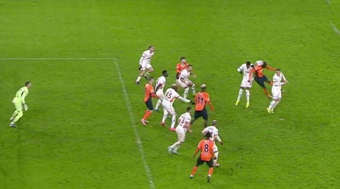 trioda basaksehir galatasaray macinin tartismali pozisyonlari degerlendirildi penalti beklenen anlar golde ihlal suphesi fLjLkvDc