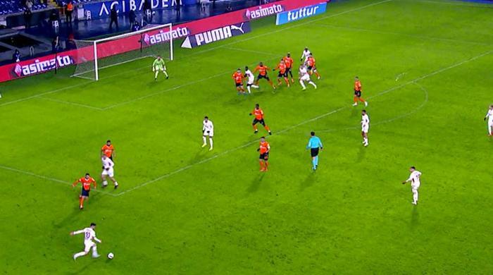 trioda basaksehir galatasaray macinin tartismali pozisyonlari degerlendirildi penalti beklenen anlar golde ihlal suphesi hLrNhynB