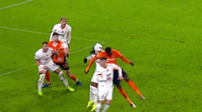 trioda basaksehir galatasaray macinin tartismali pozisyonlari degerlendirildi penalti beklenen anlar golde ihlal suphesi yXMhrRcL