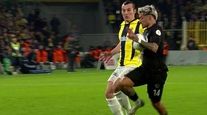 trioda fenerbahce hatayspor macinin tartismali pozisyonlari degerlendirildi kirmizi kart vermeliydi 12