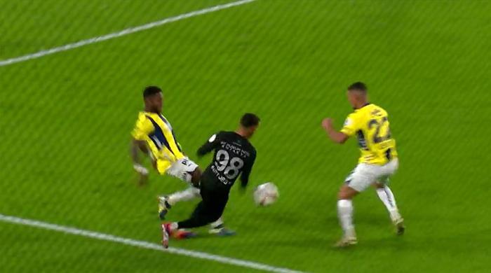 trioda fenerbahce hatayspor macinin tartismali pozisyonlari degerlendirildi kirmizi kart vermeliydi 33