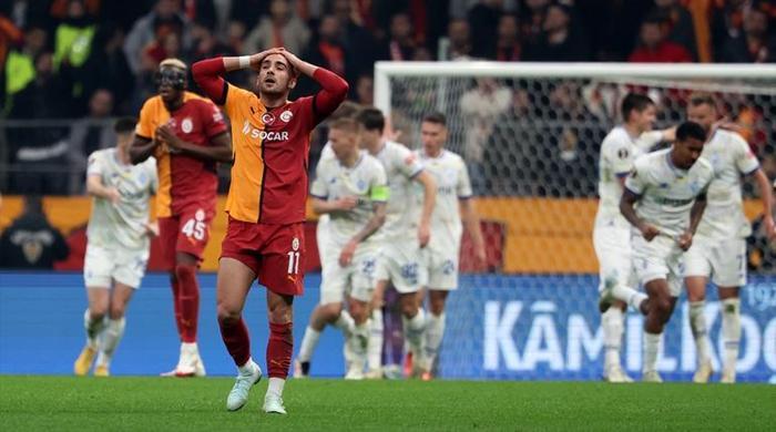 galatasaray kendini atese atti ilk 8 ihtimali cok zorlasti 4 maEwWGUN