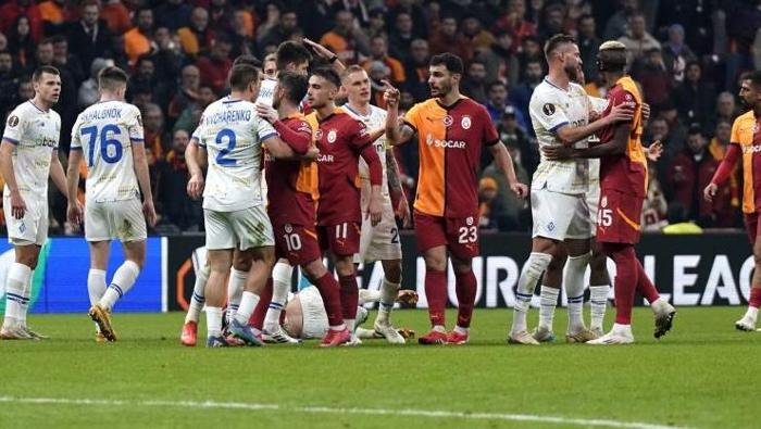 galatasaray kendini atese atti ilk 8 ihtimali cok zorlasti 9