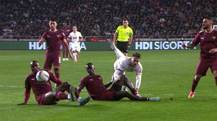 hatayspor galatasaray macinda damga vuran penalti pozisyonu trioda hakemler degerlendirdi net penalti puf