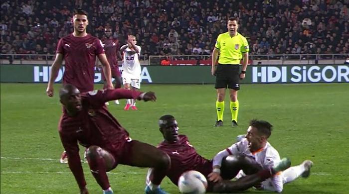 hatayspor galatasaray macinda damga vuran penalti pozisyonu trioda hakemler degerlendirdi net penalti puf SiPJ7URM