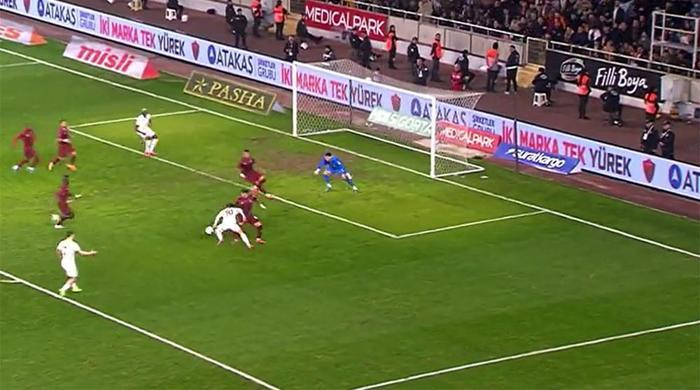 hatayspor galatasaray macinda damga vuran penalti pozisyonu trioda hakemler degerlendirdi net penalti puf nwB2h39G