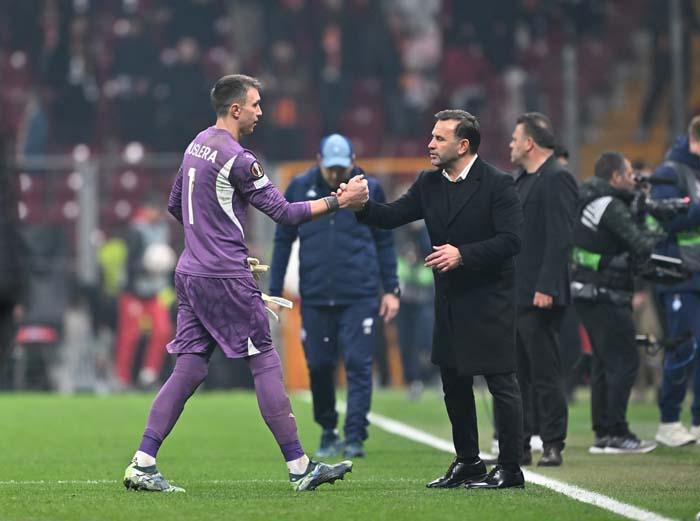 nihat kahveciden galatasaray yonetimi ve okan buruka elestiri muslera sozleri kimileri efsane kimileri kestane VL4pvXIB