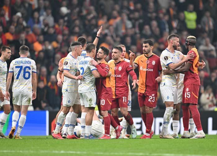 nihat kahveciden galatasaray yonetimi ve okan buruka elestiri muslera sozleri kimileri efsane kimileri kestane