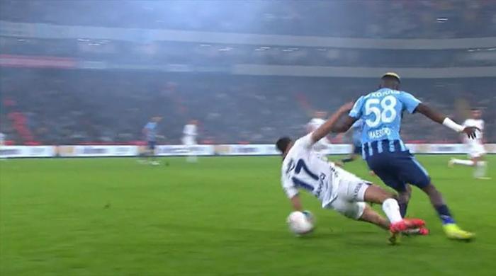 trioda adana demirspor fenerbahce macinin tartismali pozisyonlari degerlendirildi penalti beklenen anlar iptal olan Qn9k6pCb