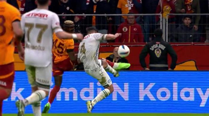 trioda galatasaray konyaspor macinin tartismali pozisyonlari degerlendirildi kirmizi karti atladi penalti yorumu 6 zZ2wM9cf