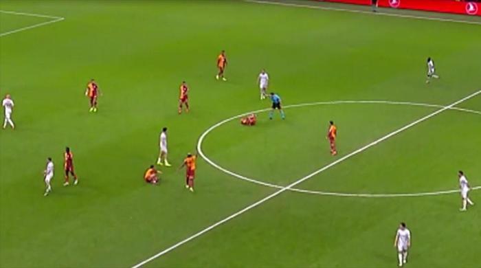 trioda galatasaray konyaspor macinin tartismali pozisyonlari degerlendirildi ofsayta takilan gol penalti ve kart IyTL7rf1