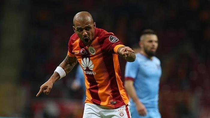 galatasaray efsanesi felipo melo acikladi super ligden teklif aldim 5