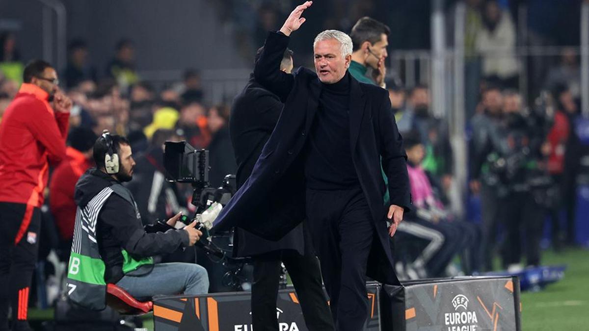 uefadan fenerbahce teknik direktoru jose mourinhoya ceza kqQ8zlKt