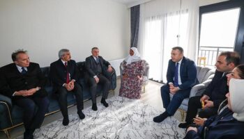 afetzedeler evlerine kavusmanin mutlulugunu yasiyor cumhurbaskanimiz atmadi bizi bizleri sahipsiz birakmadi YYSFdqmk