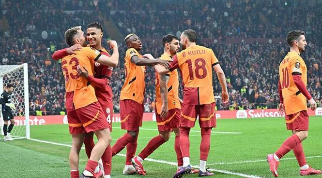 Eksik Aslan, UEFA Avrupa Ligi'nde kayıp! (ÖZET) AZ Alkmaar-Galatasaray maç sonucu: 4-1 8 eksik aslan uefa avrupa liginde kayip ozet az alkmaar galatasaray mac sonucu 4 1 7 Zek9yvpK
