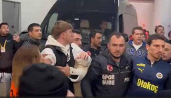 fenerbahce caykur rizespor maci sonrasi kavga s3XcH3Vt