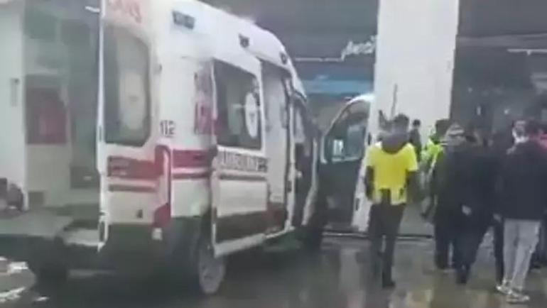fenerbahce ile amedspor taraftarlari arasinda tasli bicakli kavga 2 kisi yaralandi 0 HARkyGqR