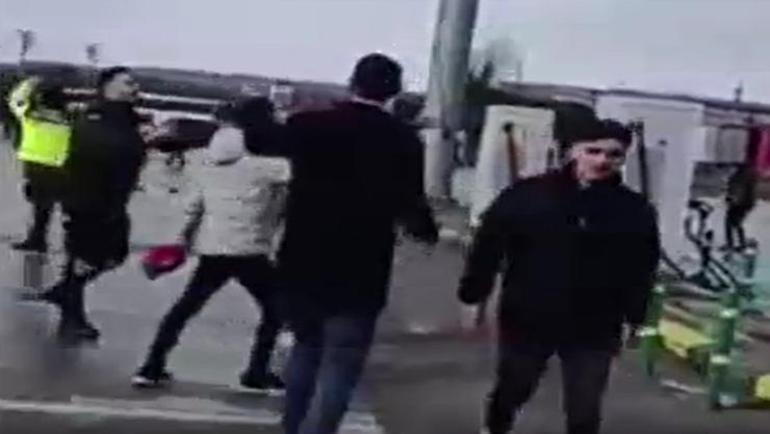 fenerbahce ile amedspor taraftarlari arasinda tasli bicakli kavga 2 kisi yaralandi 2 hfYQ3pMm