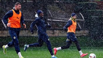 fenerbahce kar yagisi altinda calisti M1hKHTTK
