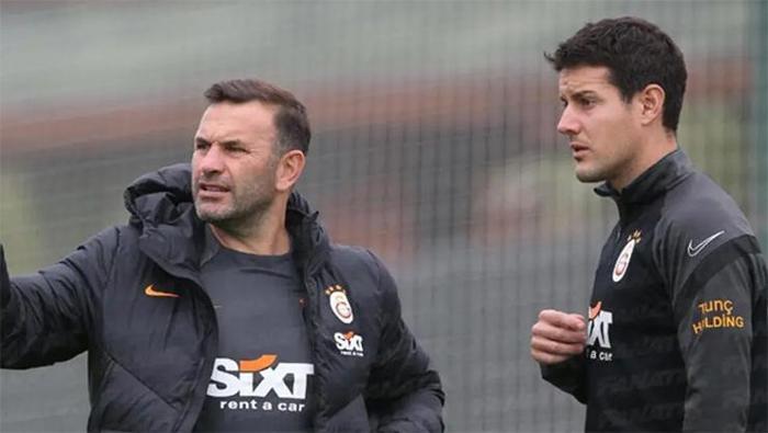 Galatasaray'daki sorunlar gün yüzüne çıkıyor! Birbiriyle konuşmayanlar, Ismael Garcia Gomez'in bisiklet sevdası 5 galatasaraydaki sorunlar gun yuzune cikiyor birbiriyle konusmayanlar ismael garcia gomezin bisiklet sevdasi 4 Pm4Z6Aya