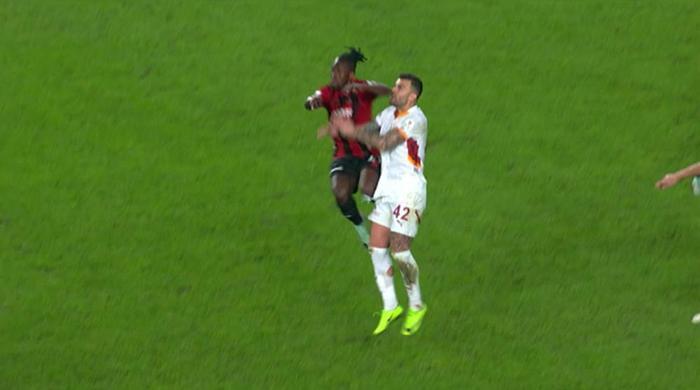gaziantep fk galatasaray macina damga vuran anlar atlanan kirmizi kartlar golde ofsayt suphesi GGTepKWq