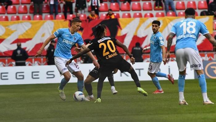 hakem ghezzala bir seyler soyluyor 22 haftanin hakem raporunu yayinladi merak edilen pozisyonu acikladi aME5BaLQ
