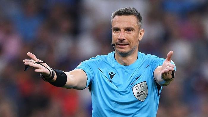 İşte derbinin VAR hakemi! UEFA'nın gözdelerinden... Galatasaray-Fenerbahçe derbisinin orta hakemi: Tanıdık, çok otoriter! 5 iste derbinin var hakemi uefanin gozdelerinden galatasaray fenerbahce derbisinin orta hakemi tanidik cok otoriter 4 OVfVJZ2v
