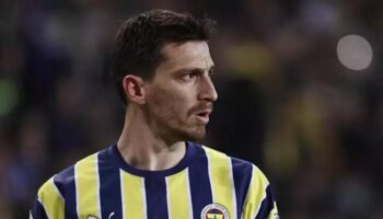 mert hakan yandastan galatasaray derbisi oncesi gonderme kirmizi kalp kullanmiyoruz cUa3k116