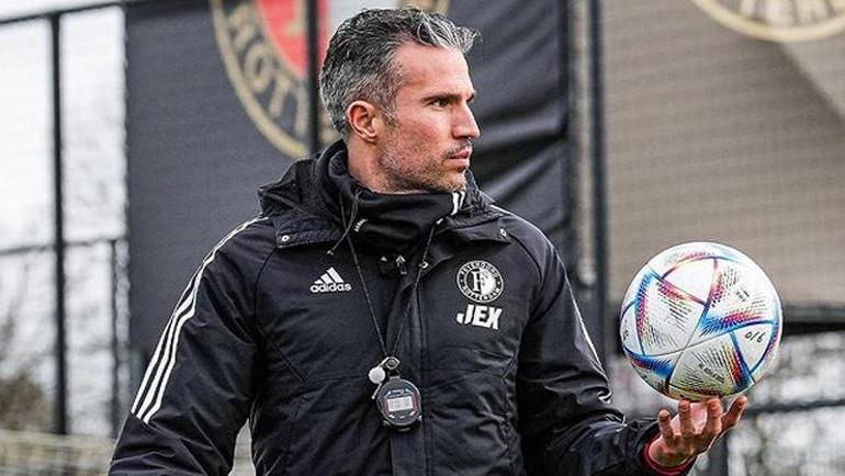 robin van persie geri donuyor fenerbahcenin eski yildizi radarda 0 l6cibbMB