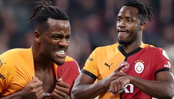 son dakika galatasarayda batshuayi ile yollar ayrildi yeni takimi aciklandi E3GuKO6q