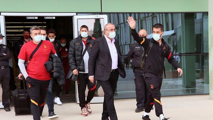 Abdurrahim Albayrak, Galatasaray'a seslendi: Başkaları panik yapsın, biz yapmayalım 2 abdurrahim albayrak galatasaraya seslendi baskalari panik yapsin biz yapmayalim 1