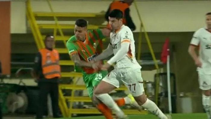 Alanyaspor - Galatasaray maçına damga vuran pozisyonları Trio yorumladı: 'Kırmızı kart vermeliydi!' 4 alanyaspor galatasaray macina damga vuran pozisyonlari trio yorumladi kirmizi kart vermeliydi 3 DcqUGHCy