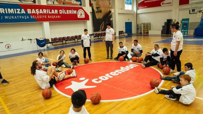 anadolu efesin one team sosyal sorumluluk projesi antalyada basladi 0 tHTPvVgU