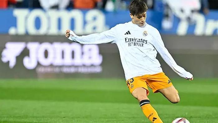 Arda Güler son kararını verdi! Bonservisiyle Real Madrid'den ayrılacak, Fenerbahçe'yi istemedi 1 arda guler son kararini verdi bonservisiyle real madridden ayrilacak fenerbahceyi istemedi 0 E7PqAjHh