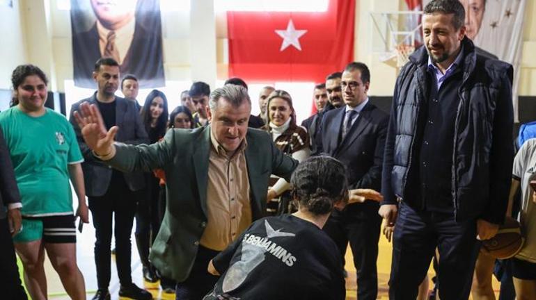 bakan bak okul sporlari finallerinde gosteri macina cikiyor 0 aJ11hGte