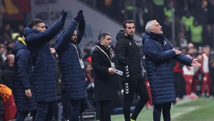 'Ben bir insanım, maymun değil' Okan Buruk'un yardımcısı Gomez İspanya basınına konuştu: Duygularını belli etti 4 ben bir insanim maymun degil okan burukun yardimcisi gomez ispanya basinina konustu duygularini belli p52tQyX2