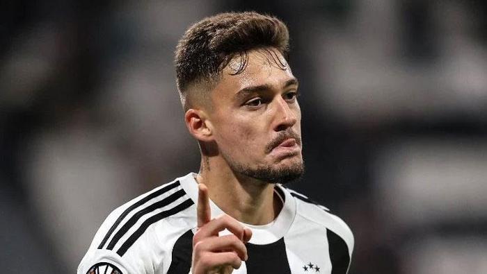 Beşiktaş'ın yıldızı ile yollar ayrılıyor! Büyük umutlarla gelmişti ama... 4 besiktasin yildizi ile yollar ayriliyor buyuk umutlarla gelmisti ama 3 LKv1CDYJ